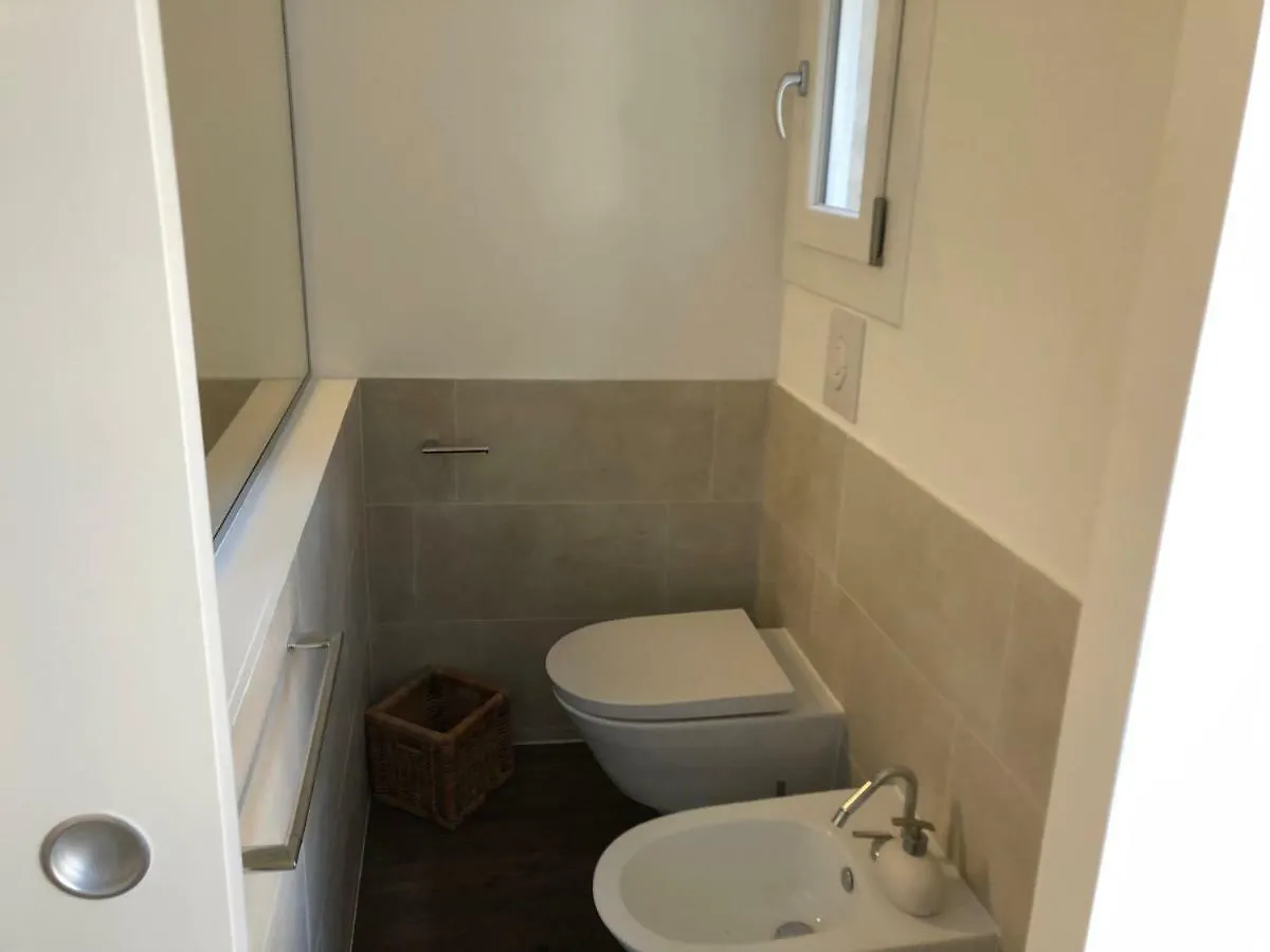 Apartamento Un Piccolo Rifugio A Pochi Passi Dal Duomo Ferrara 0*,  Italia